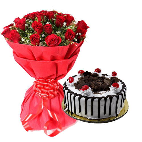 Red Roses Bunch Paper Packing & Black Forest Cake